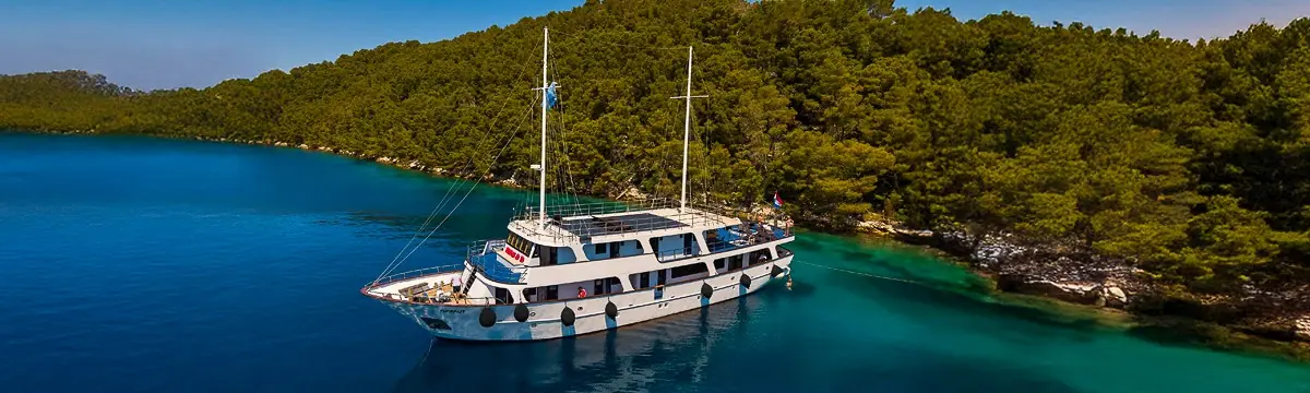 MS Azimut in Kroatien