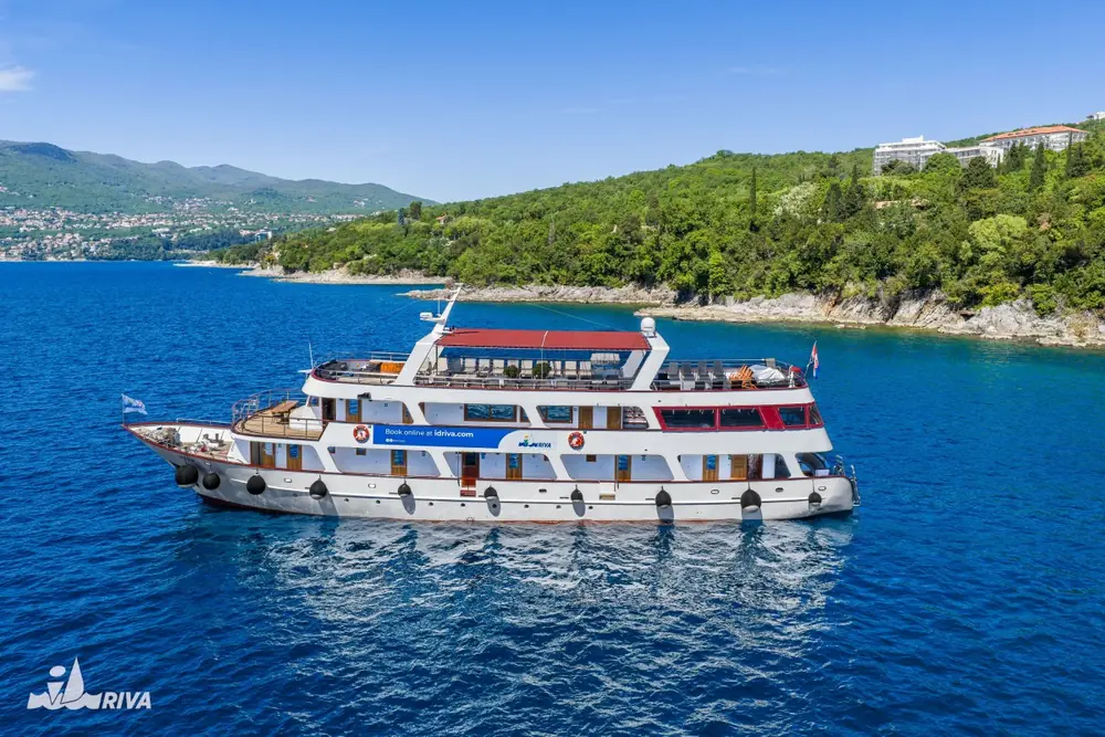 MY Vita – Motoryacht in Kroatien