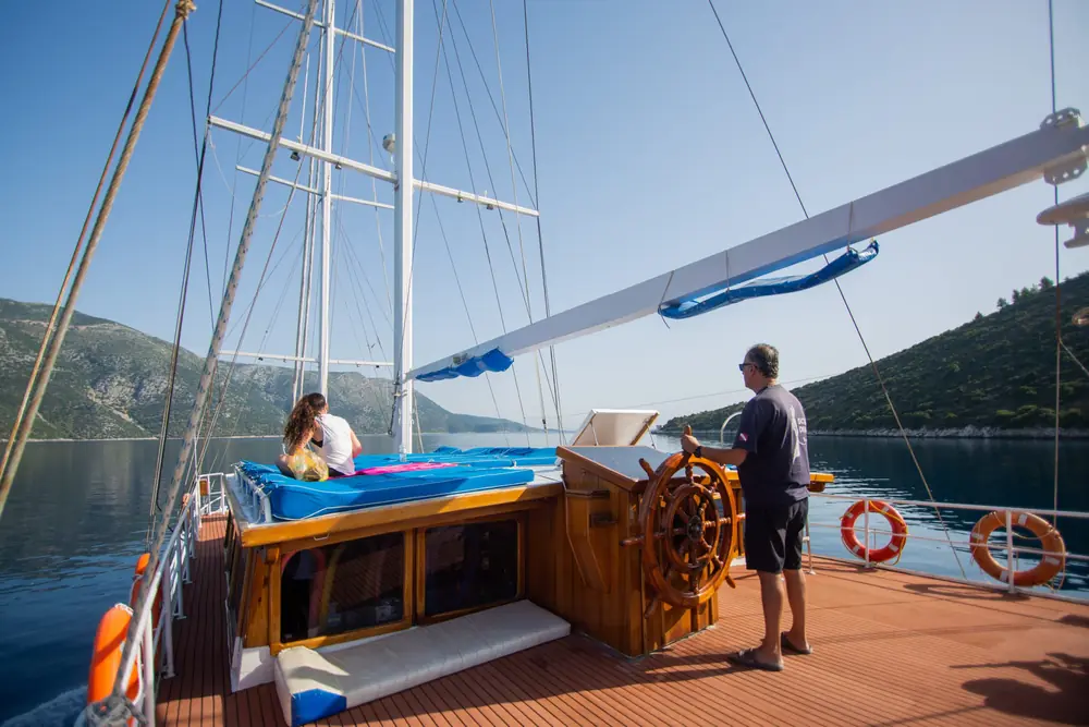 Essbereich an Deck der Artemis